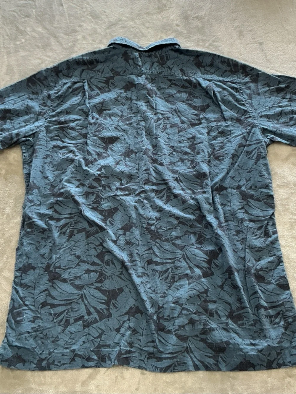 Eddie Bauer Short Sleeve Button Up Shirt Men’s TXL Blue tropical floral print